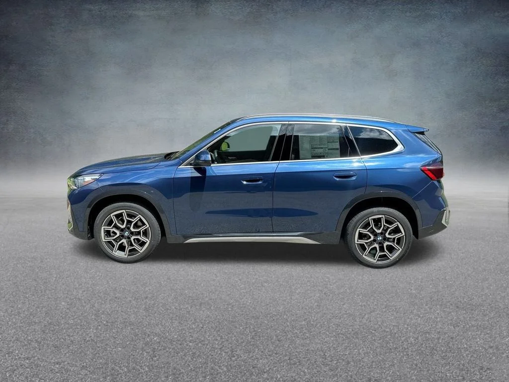 Used 2025 Blue BMW xDrive28i image 6
