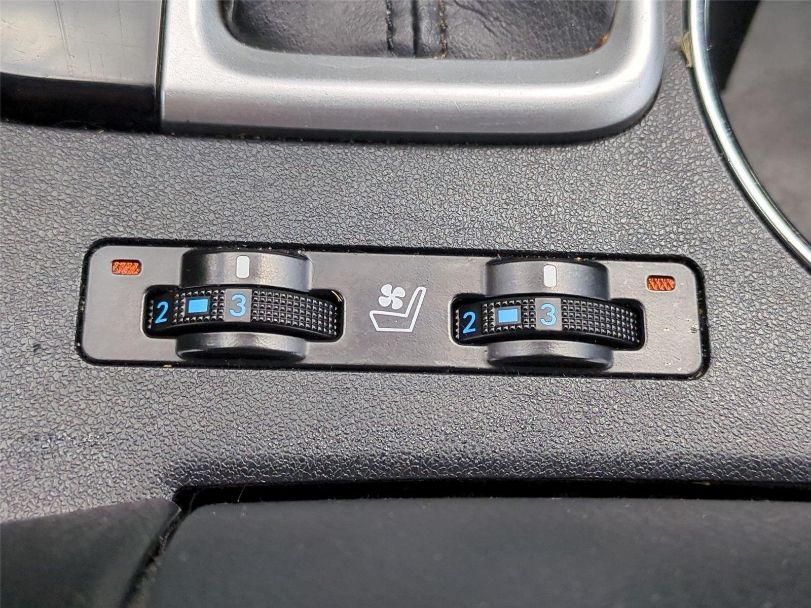 Used 2014 PREDAWN GRAY MICA TOYOTA  image 29