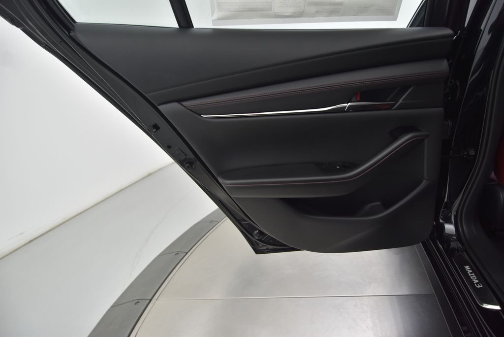 New 2026 Jet Black Mica Mazda 2.5 S Carbon Edition AWD image 32