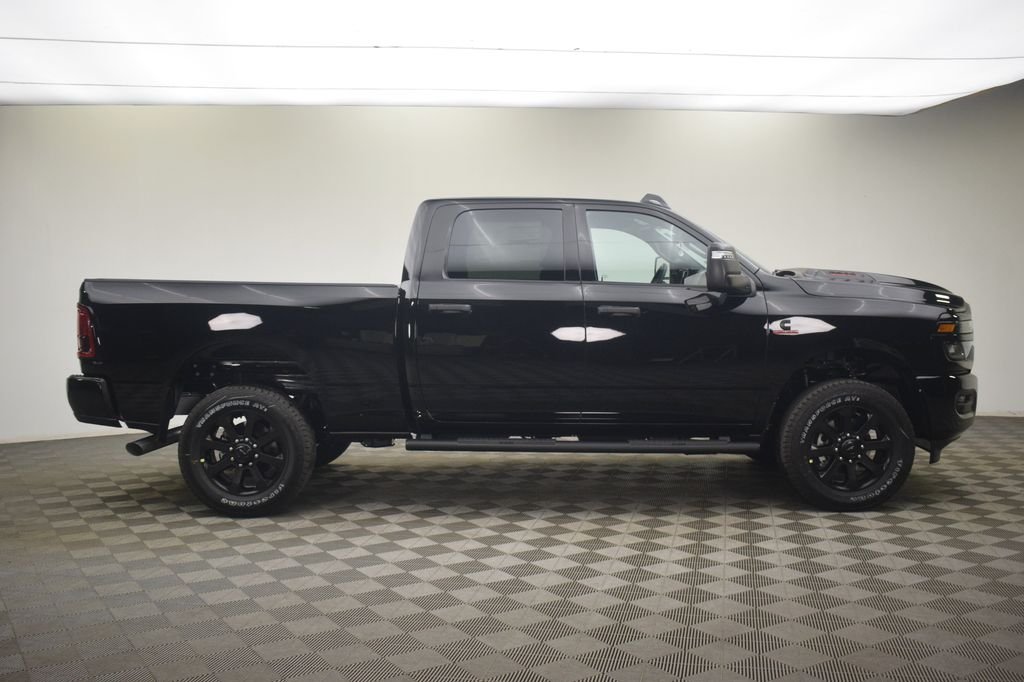 New 2026 Diamond Black Crystal Pearl-Coat Exterior Paint RAM Tradesman image 4