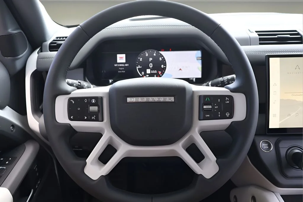 New 2026 Fuji White Land Rover X-Dynamic SE image 18