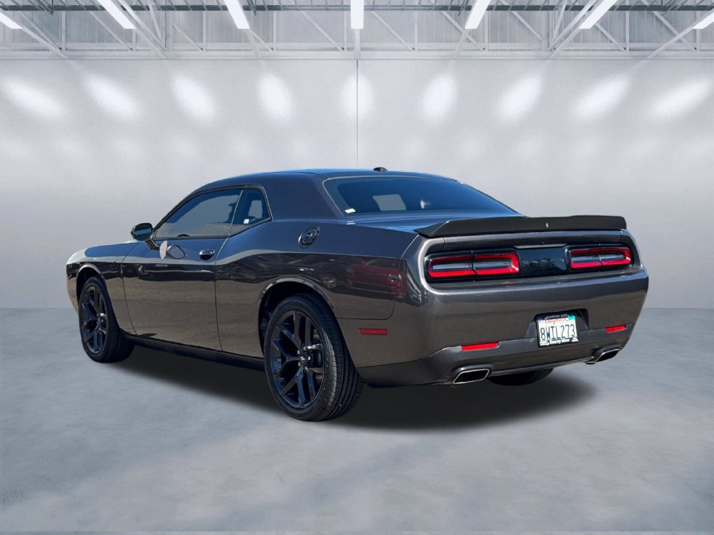 Used 2021 Gray Dodge SXT image 4