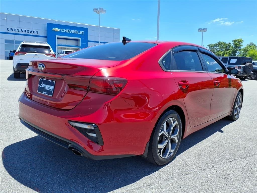 Used 2020 Currant Red Kia LXS image 5