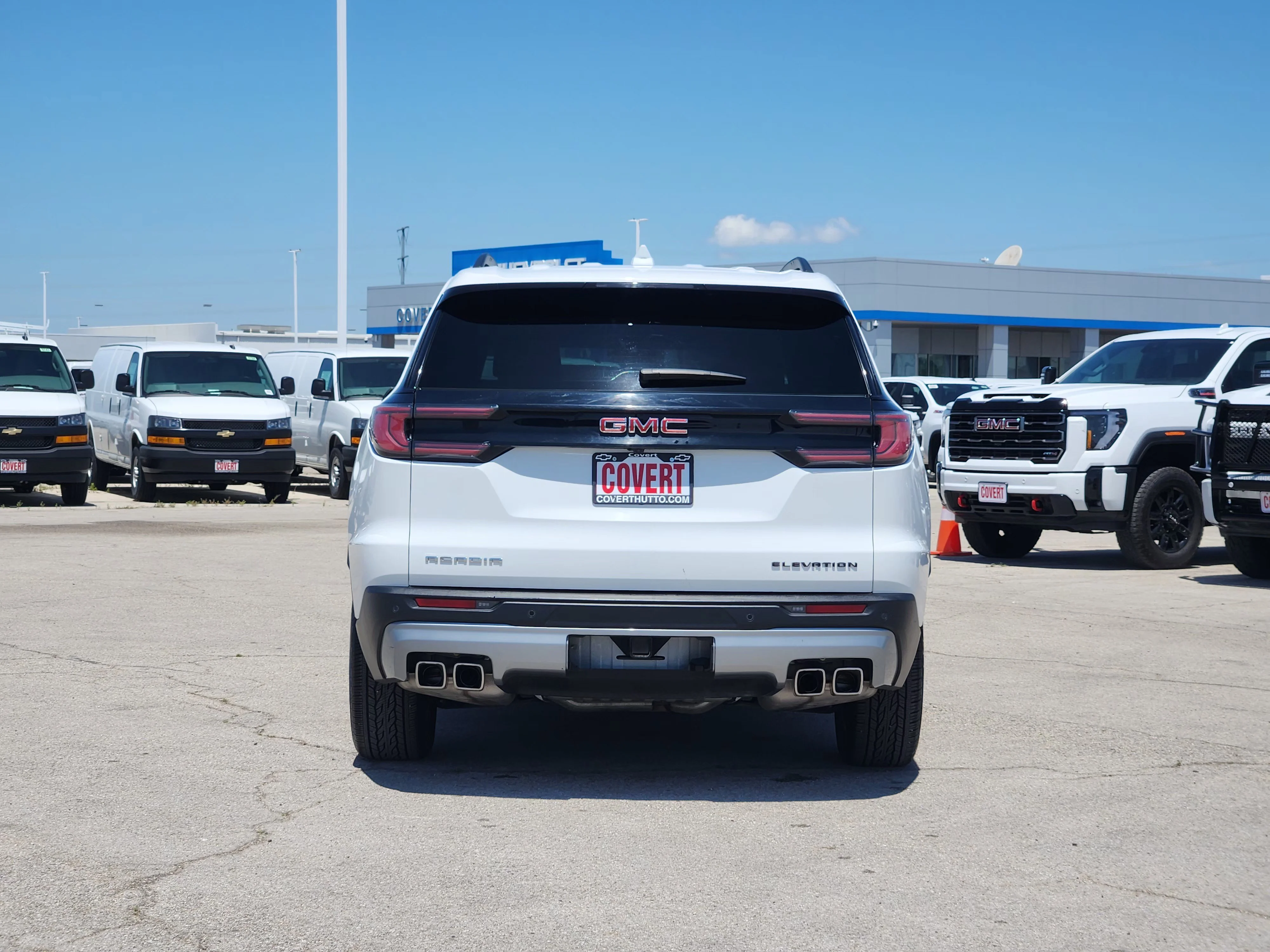 Used 2024 Summit White GMC Elevation image 6