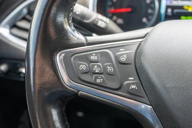 Used 2018 White Chevrolet Premier image 26