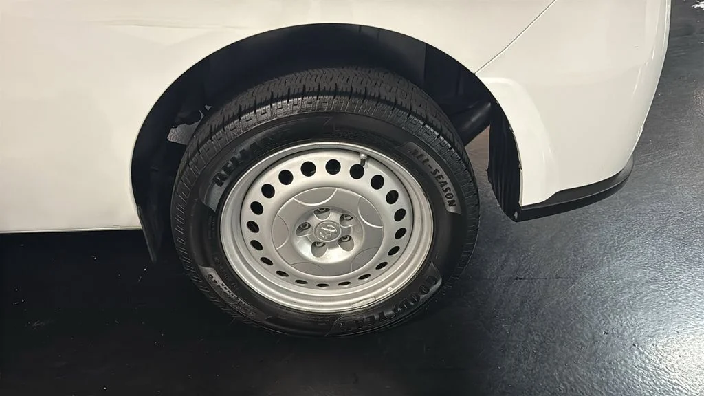 Used 2022 White Ram Base image 6
