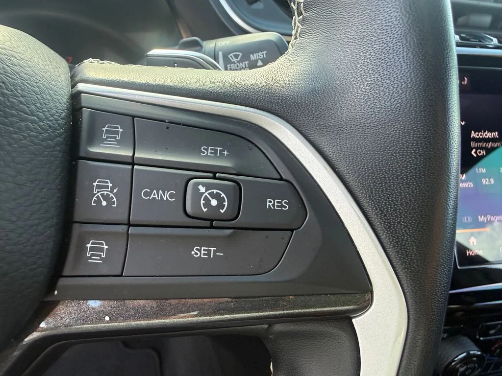 Used 2022 Gray Jeep Altitude image 15