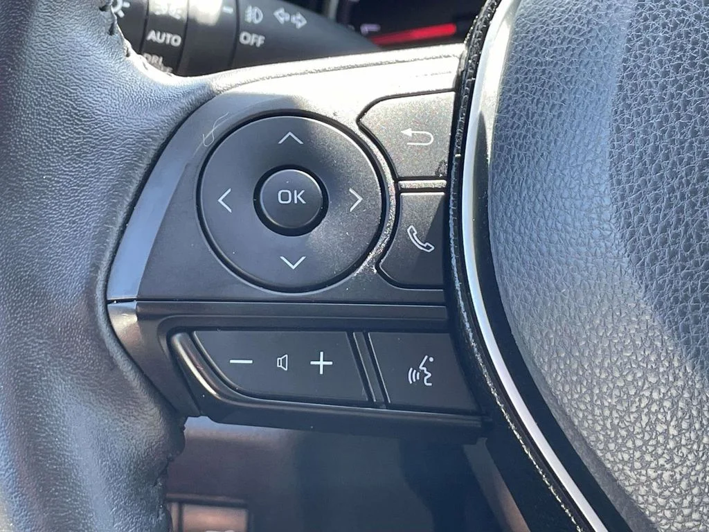 Used 2021 Blue Toyota XLE Premium image 29