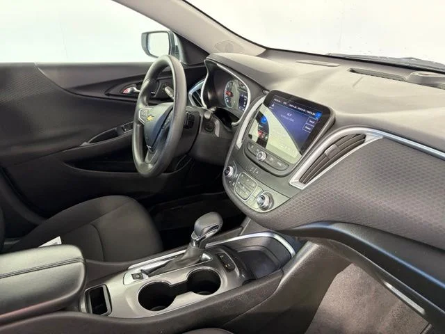 Used 2024 White Chevrolet LT image 27