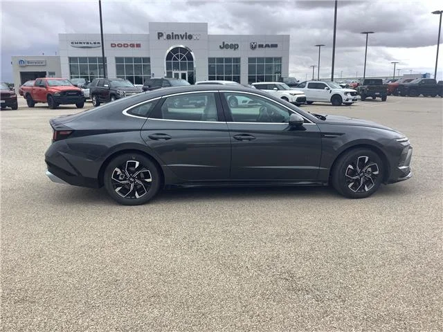 Used 2025 Portofino Gray Hyundai SEL Front-Wheel Drive image 9