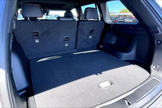 New 2026 Baltic Gray Metallic Clear-Coat Exterior Paint Jeep Laredo Altitude image 28