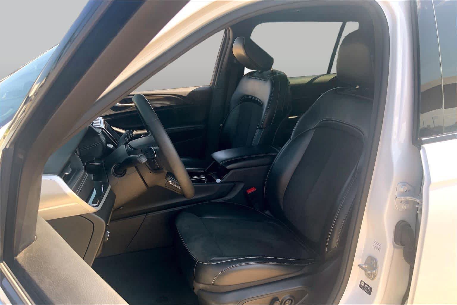 Used 2023 Bright White Clearcoat Jeep Altitude image 8