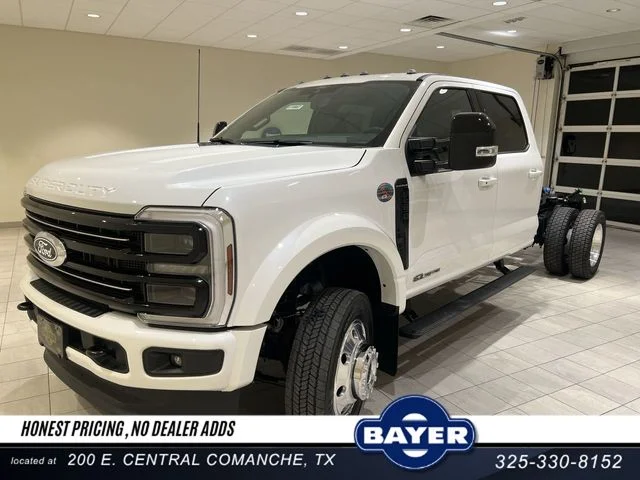 New 2027 Star White Metallic Tri-Coat Ford F-550® Platinum image 1