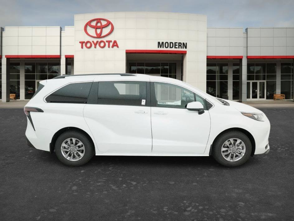 New 2026 Wind Chill Pearl Toyota XLE image 14
