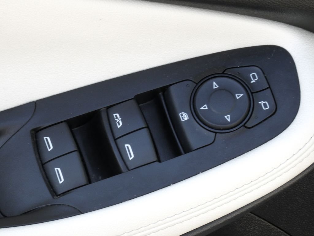 Used 2023 Black Buick Preferred image 9