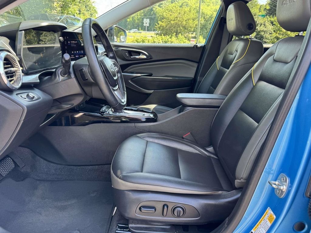 Used 2025 Blue Chevrolet ACTIV image 21