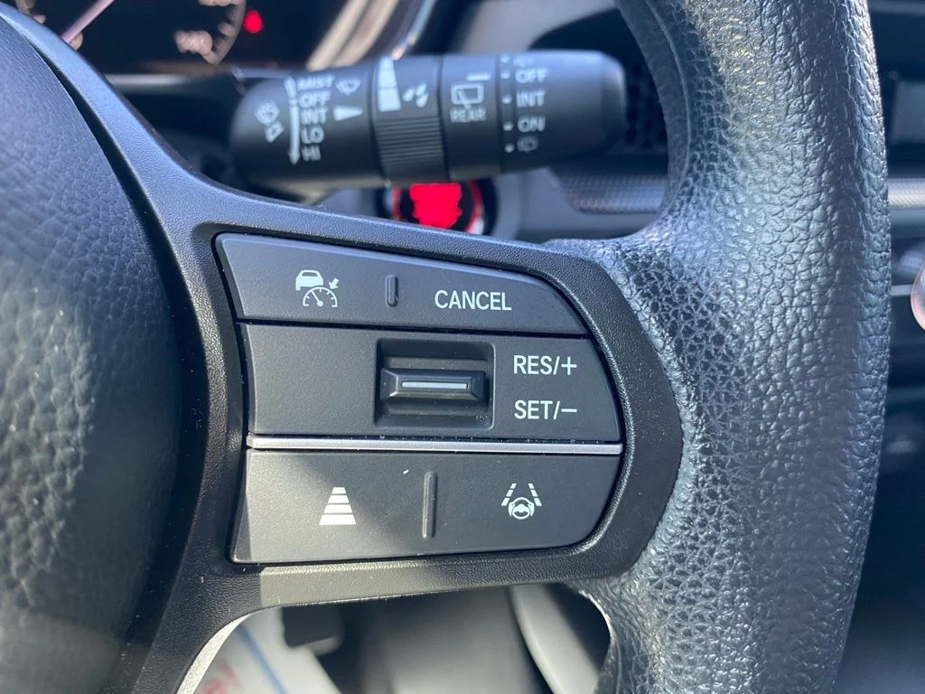 Used 2025 White Honda EX image 27