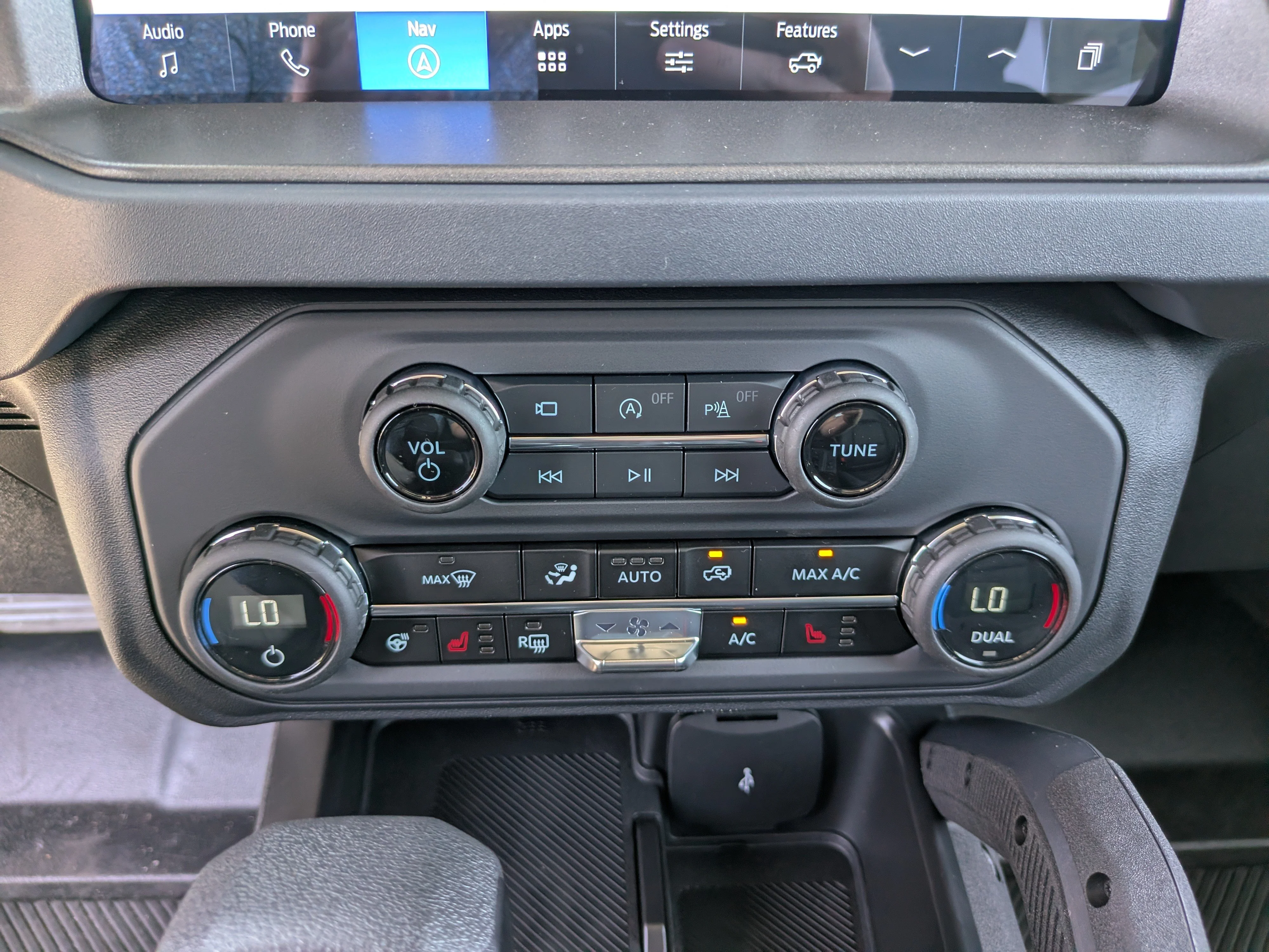 New 2026 Avalanche Gray Ford Badlands® image 23
