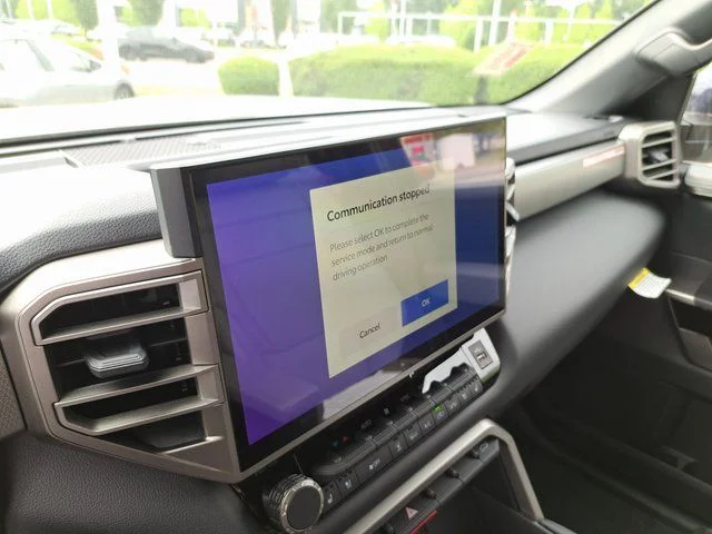 2026 Toyota Tundra Limited - Photo 12