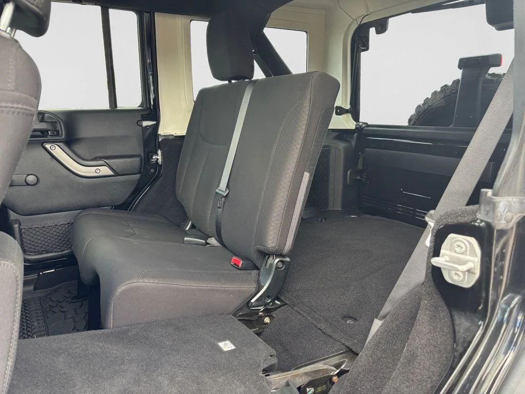 Used 2018 Black Jeep Unlimited Sport image 33