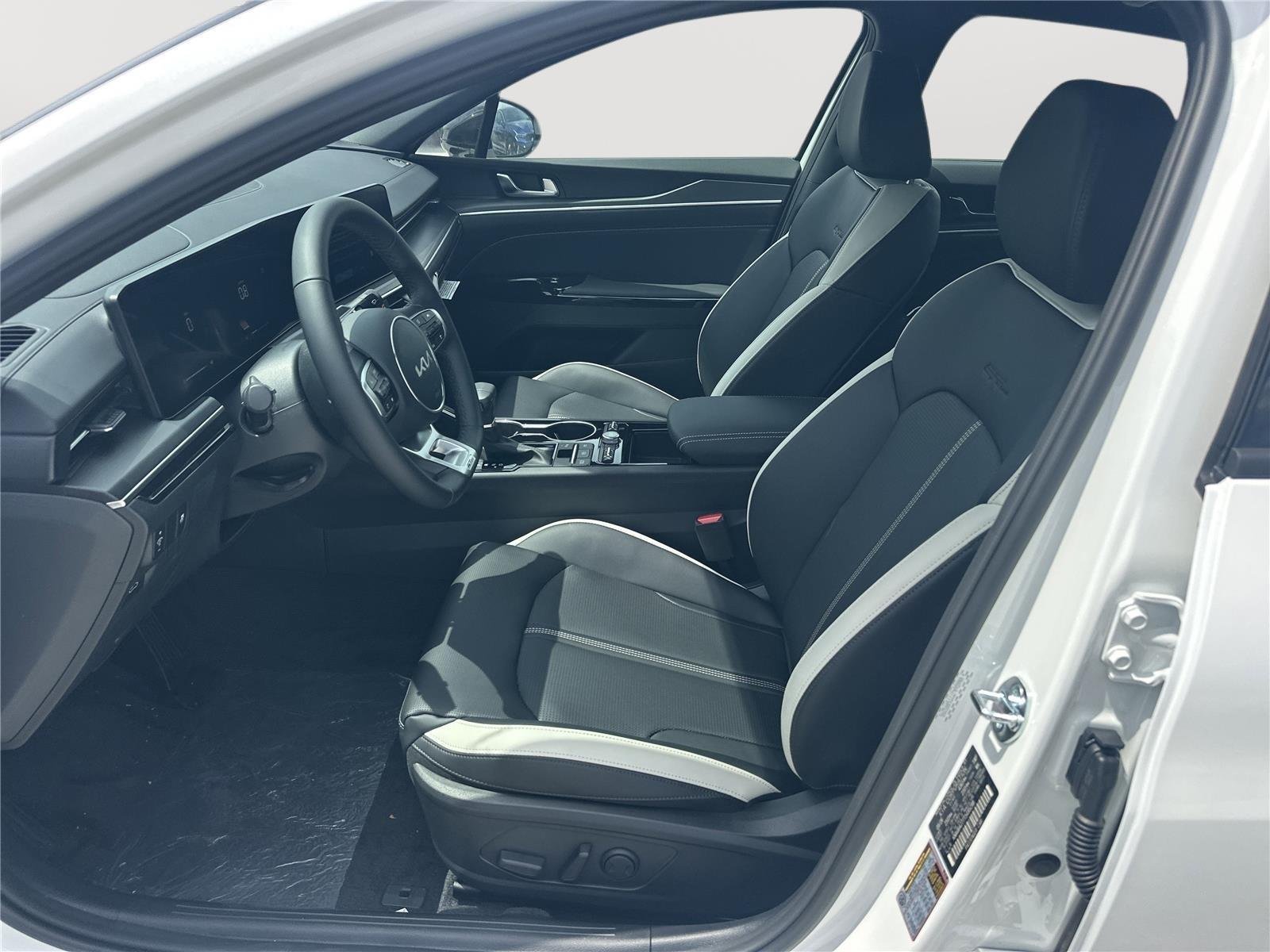 New 2026 Snow White Pearl Kia GT-Line image 7