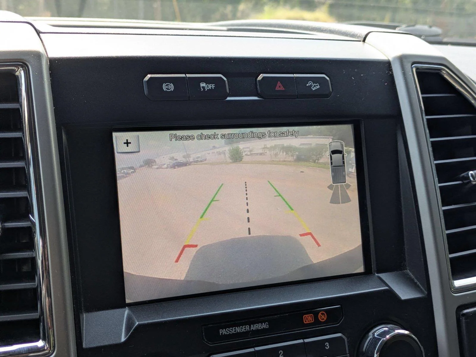 Used 2018 Magnetic Metallic Ford LARIAT image 22