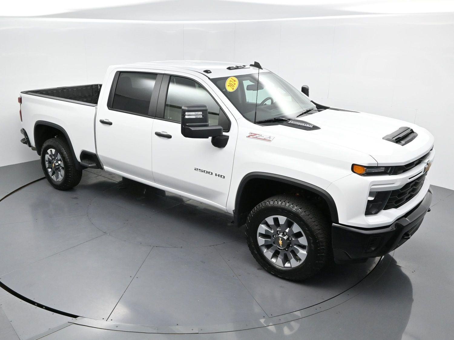 Used 2024 Summit White Chevrolet Custom image 36
