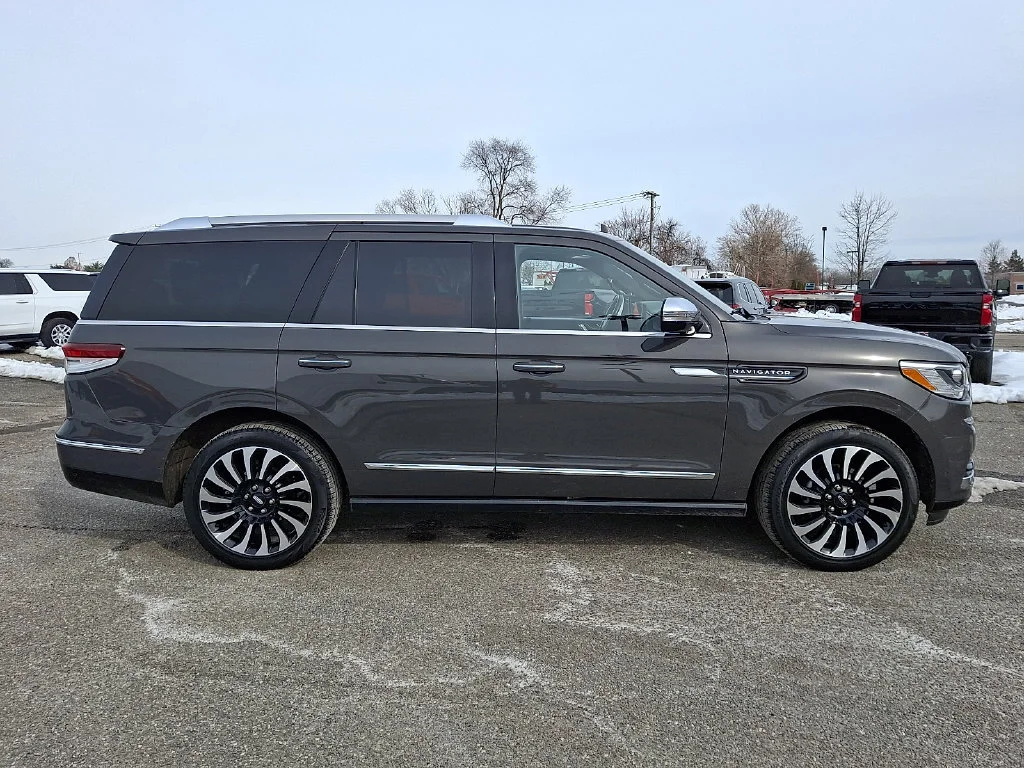Used 2023 Gray Lincoln Black Label image 13