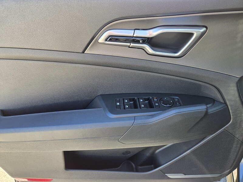 New 2027 Gravity Gray Kia LX image 9