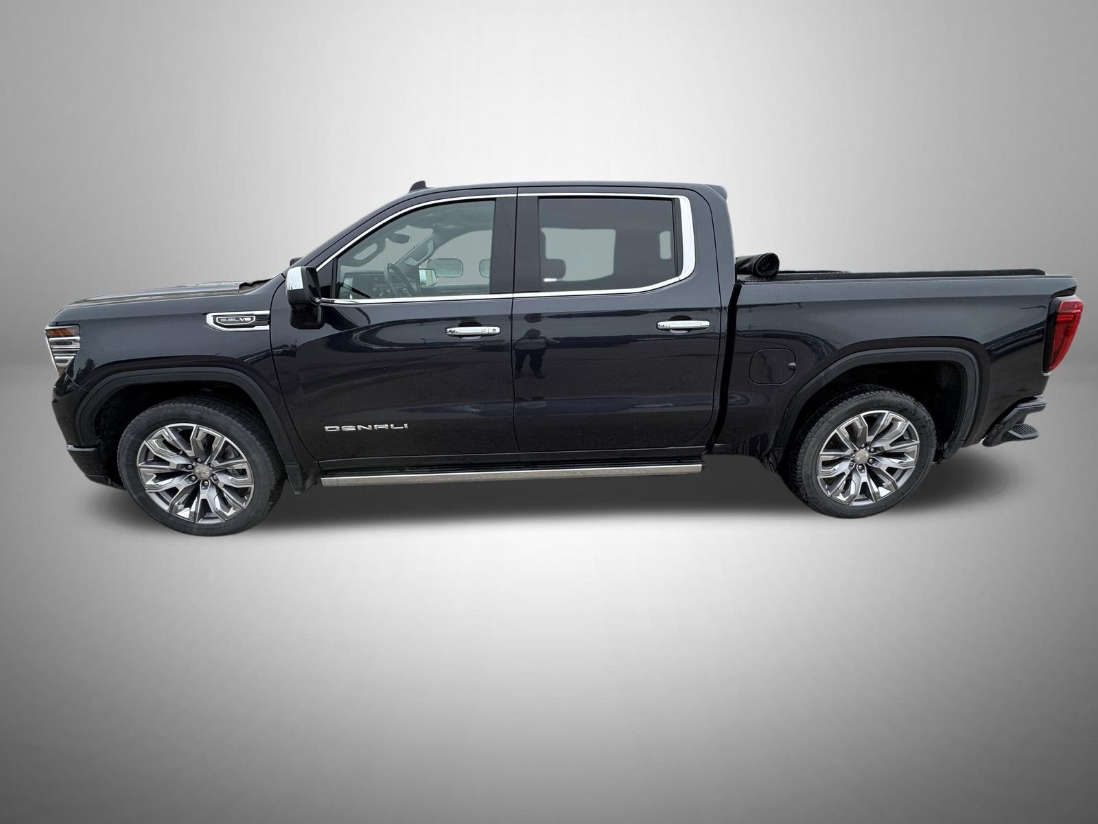 2022 GMC Sierra 4WD Crew Cab Short Box Denali's photo