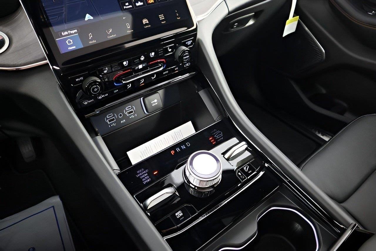 2025 Jeep Grand Cherokee L Overland - Photo 13