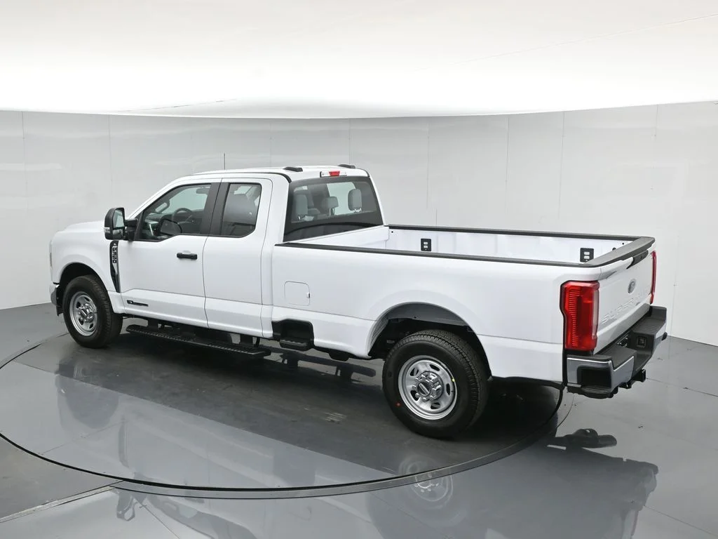 New 2026 Oxford White Ford XL image 40