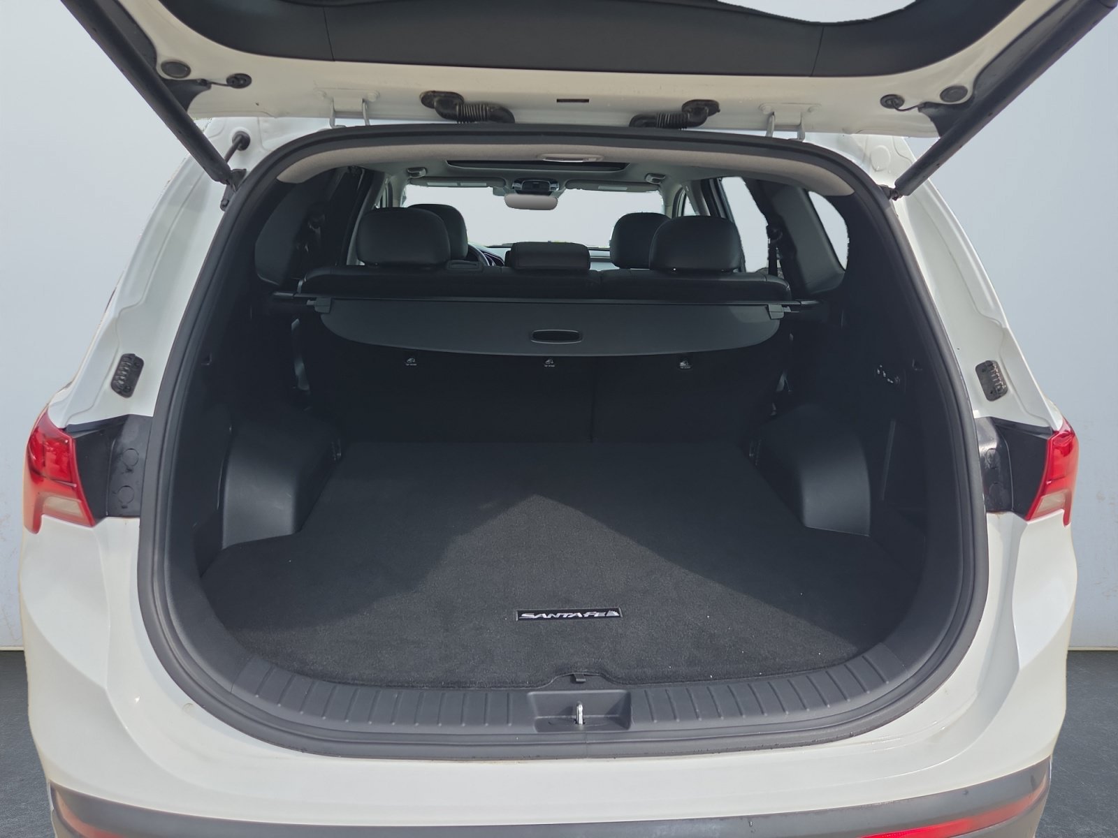 Used 2023 Serenity White Pearl Hyundai Limited image 14