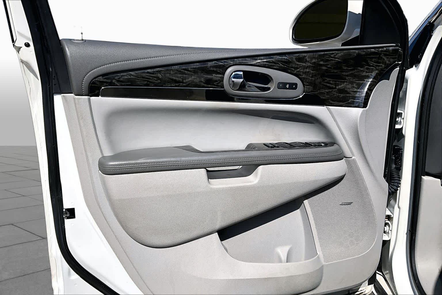 Used 2013 White Diamond Tricoat Buick Premium image 20