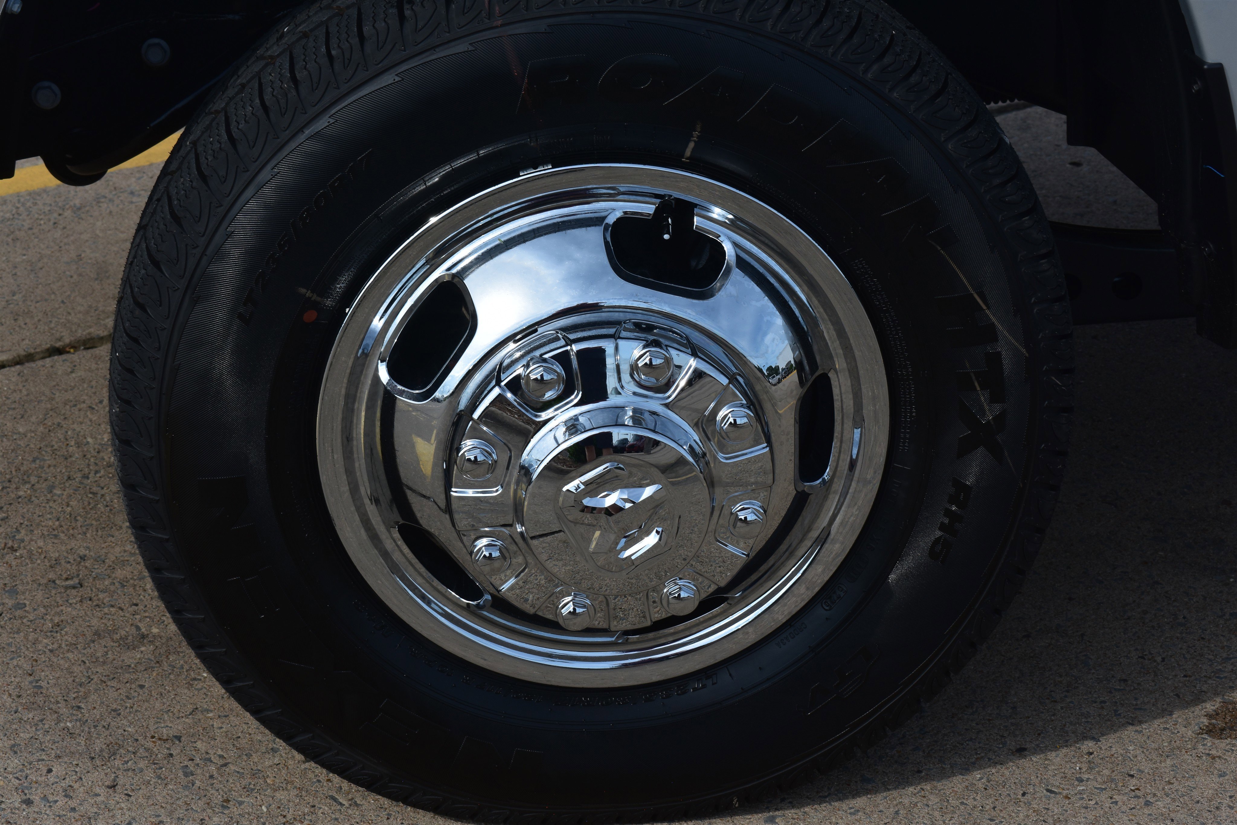 New 2026 Silver-Zynith Exterior Paint RAM Tradesman image 9