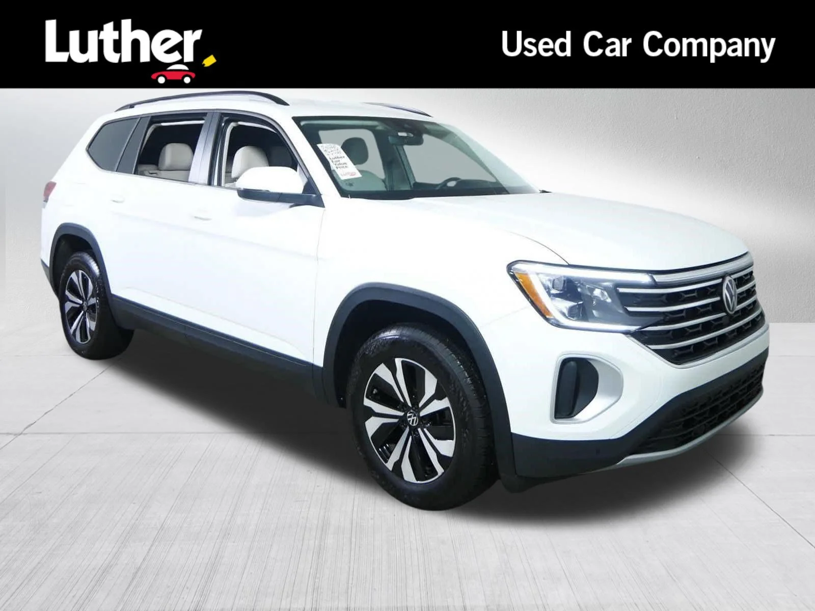 Used 2025  Volkswagen 2.0T SE image 1