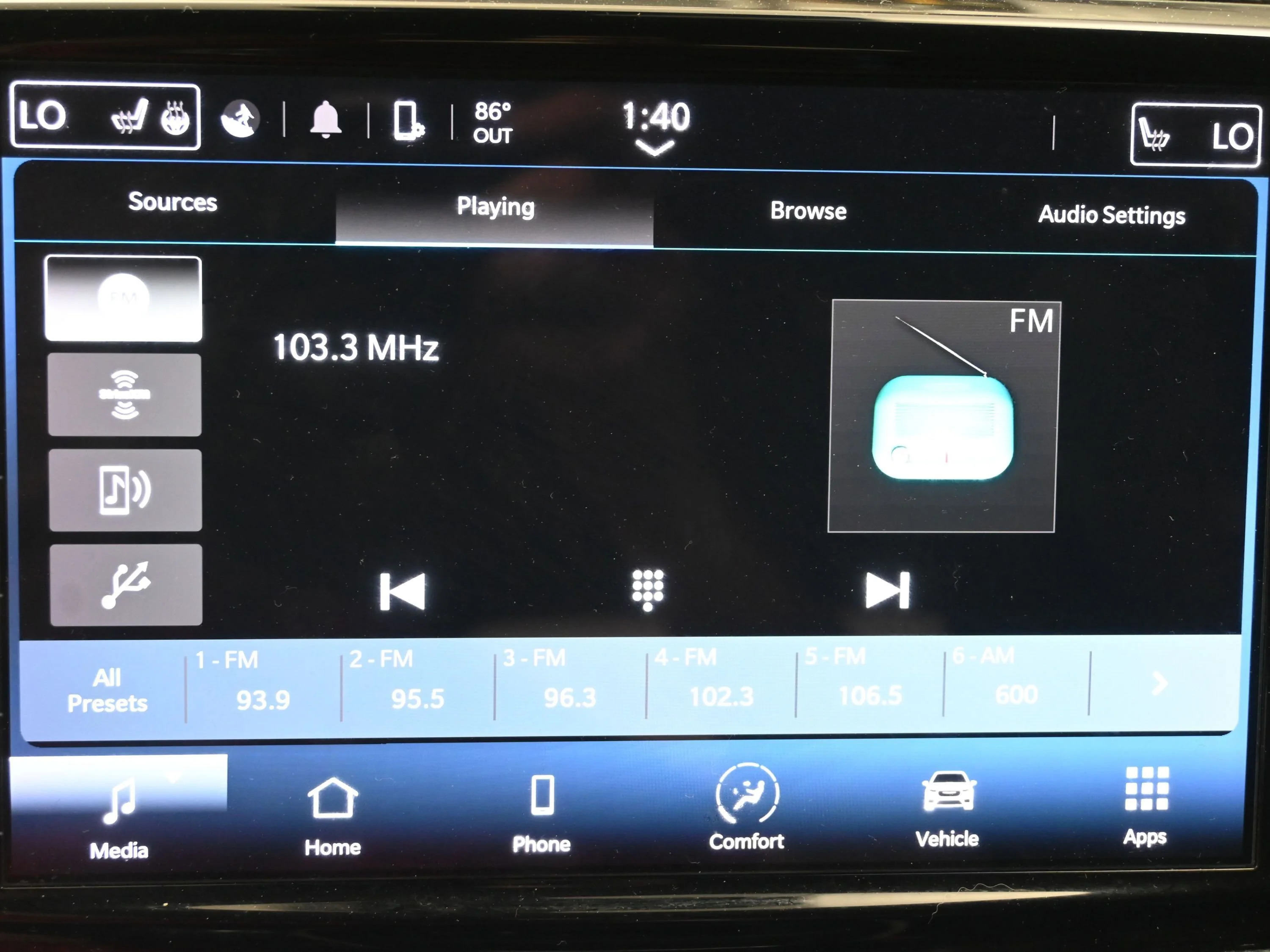 Used 2023 Brilliant Black Crystal Pearlcoat Chrysler Touring L image 19