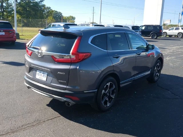 Used 2018 Modern Steel Metallic Honda Touring image 7