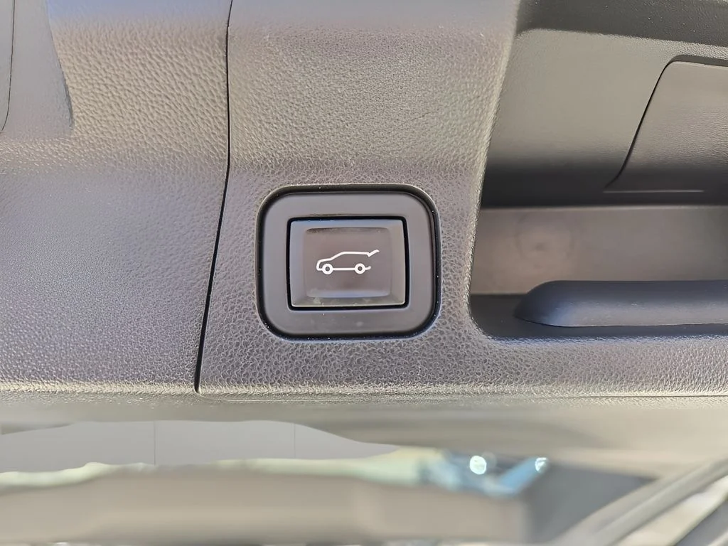 Used 2023 Gray GMC SLT image 35
