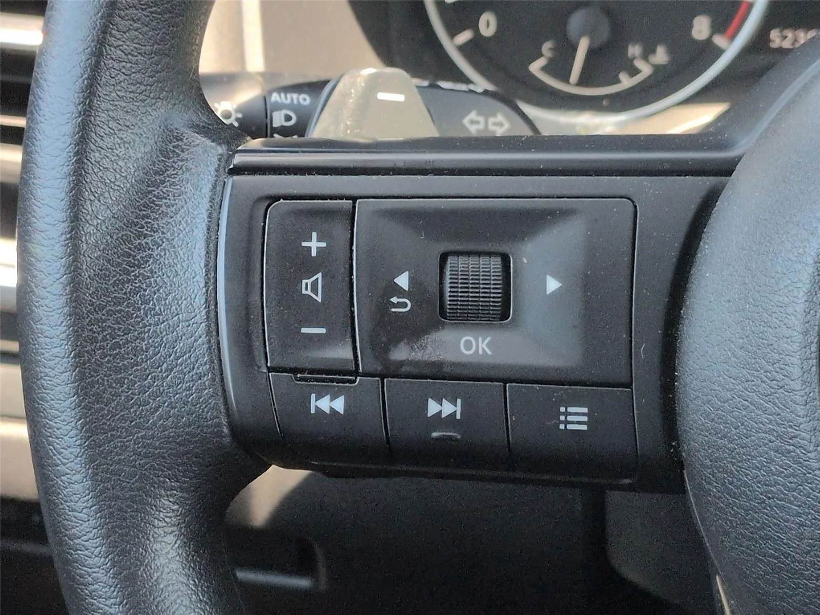 Used 2024 Everest White Pearl Nissan SV image 20