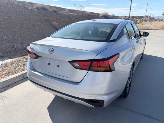 Used 2025 Silver Nissan 2.5 SV image 8
