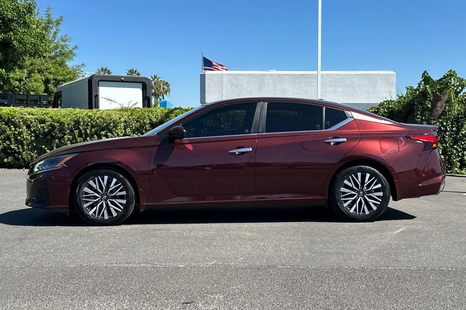 Used 2023 Garnet Pearl Metallic Nissan 2.5 SV image 7