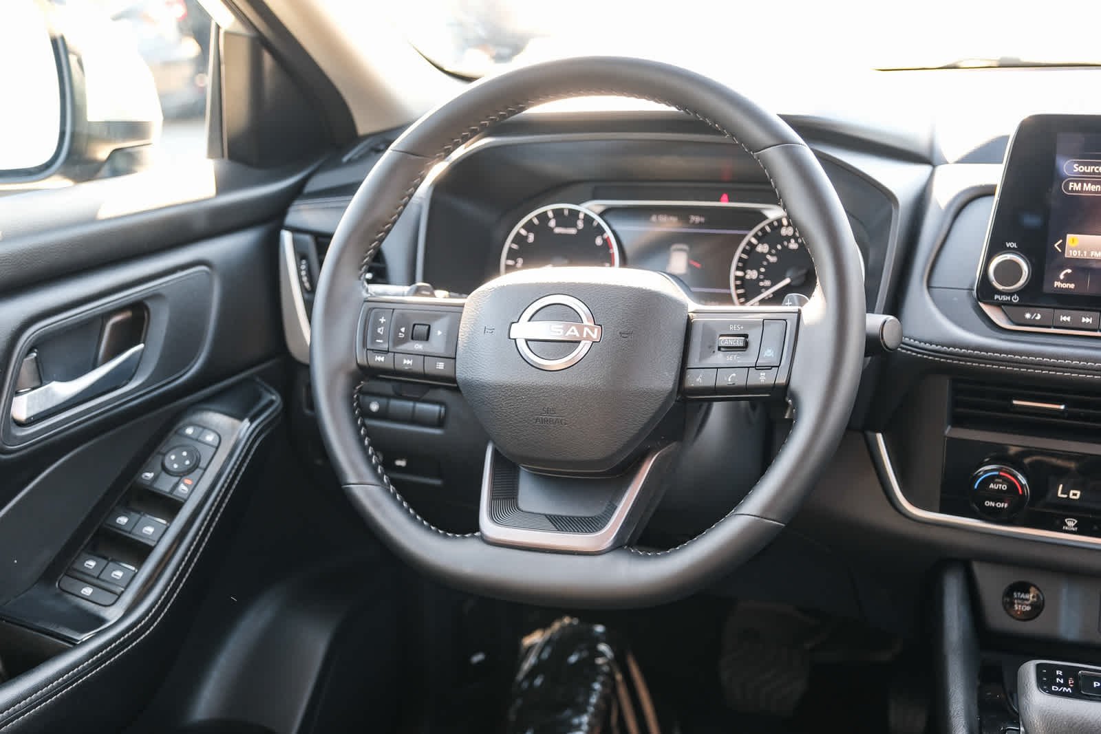 Certified Used 2025 Brilliant Silver Metallic Nissan SV image 17