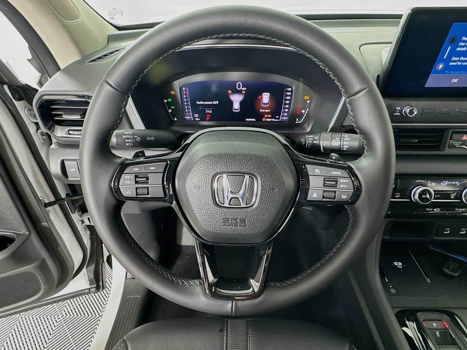 Certified Used 2026 Platinum White Pearl Honda RTL image 32