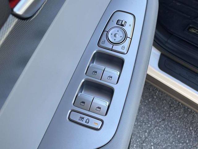 Used 2020 White Hyundai SEL image 16