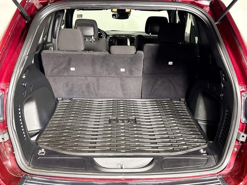 Used 2021 Velvet Jeep Laredo E image 20