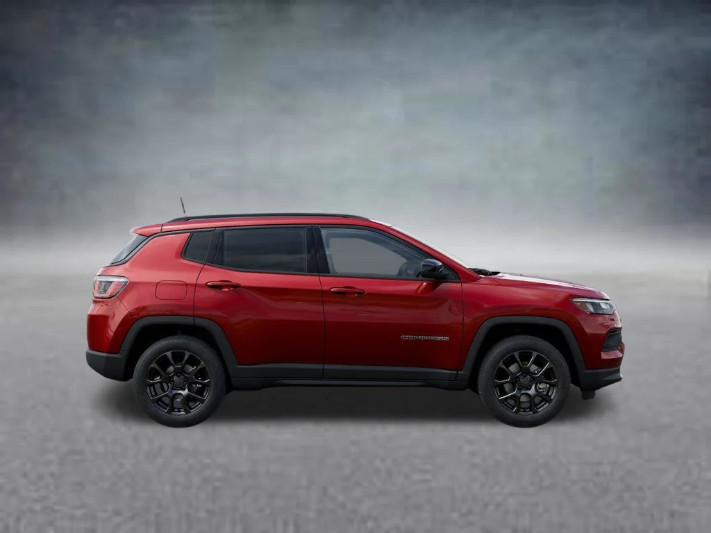 New 2026 Red Hot Pearl-Coat Exterior Paint Jeep Latitude image 21