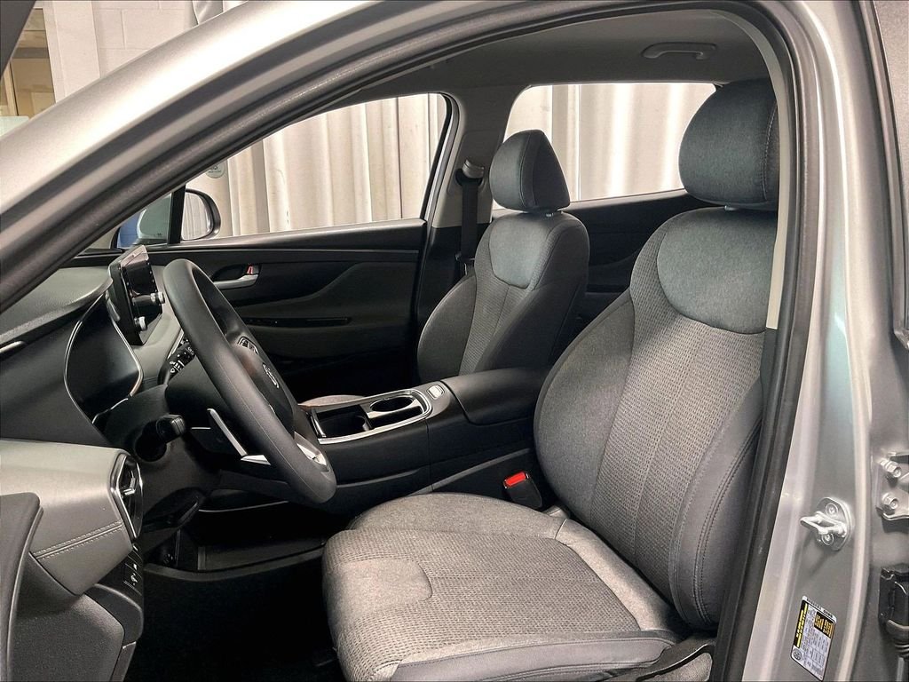 Used 2023 Silver Hyundai SE image 10