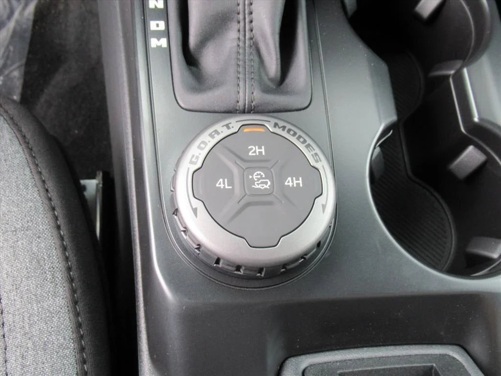 2025 Ford Bronco 4-Door Base - Photo 34