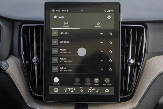 New 2026 Aurora Silver Volvo Plus image 22